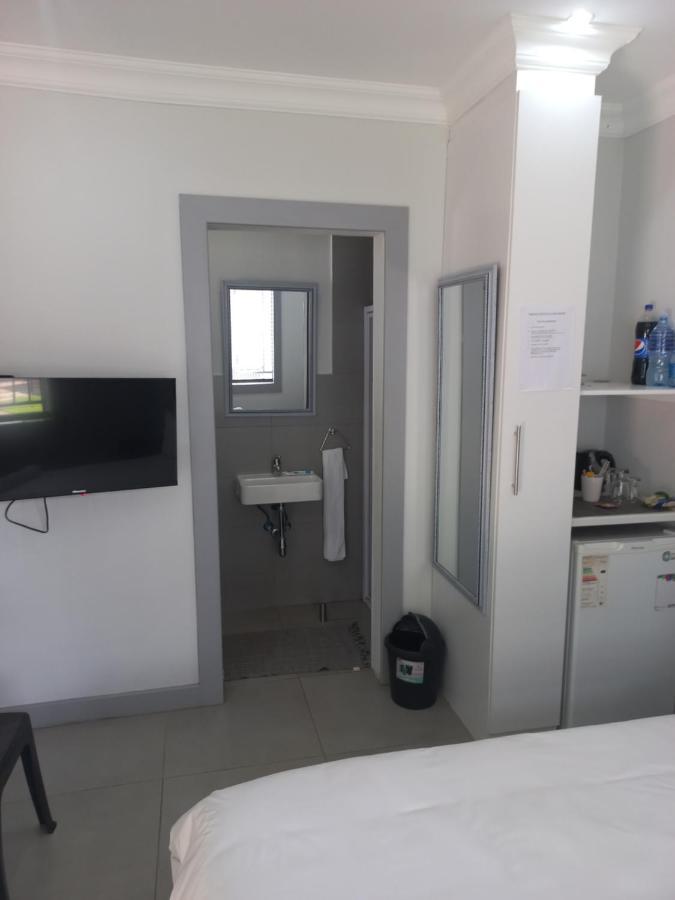 Triple9 Hatfield Guesthouse Претория Екстериор снимка