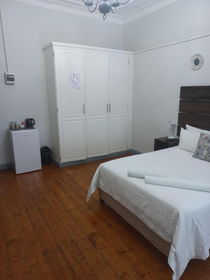 Triple9 Hatfield Guesthouse Претория Стая снимка