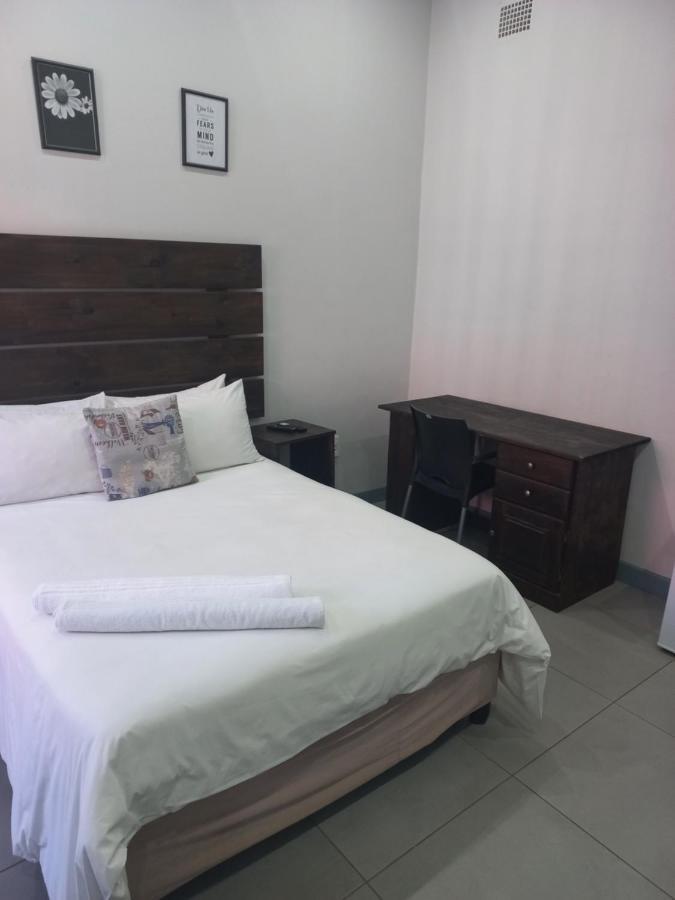 Triple9 Hatfield Guesthouse Претория Екстериор снимка