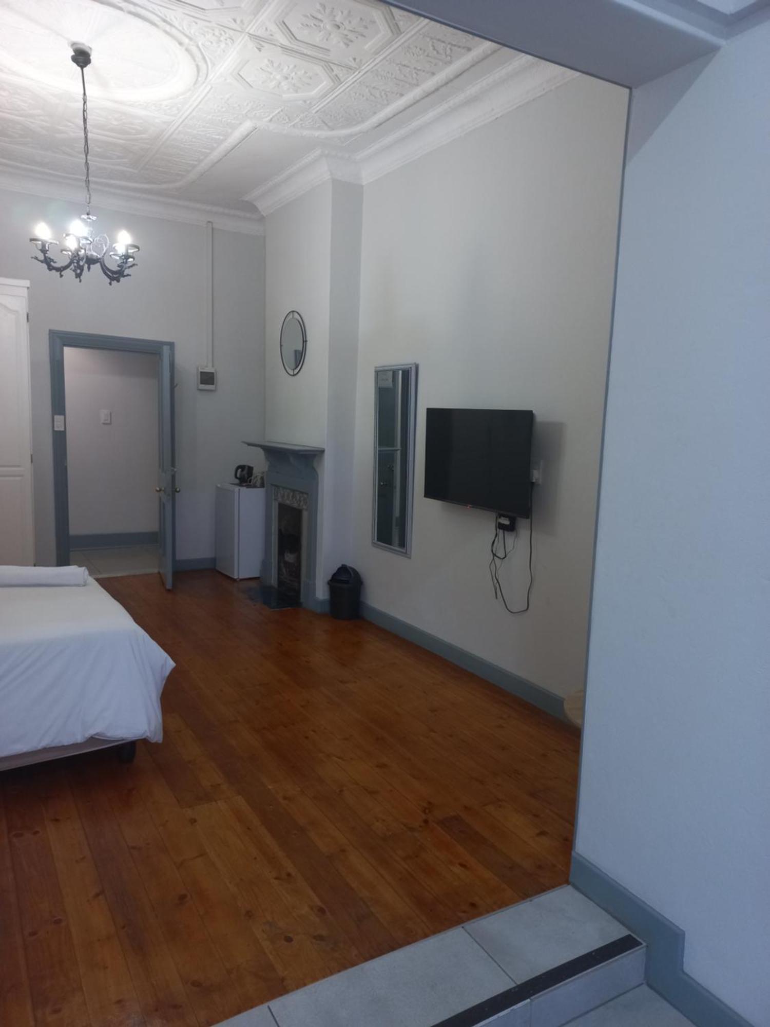 Triple9 Hatfield Guesthouse Претория Стая снимка